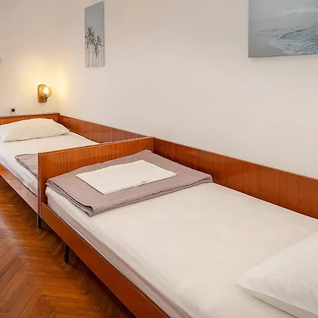 Apartmani Ana Juranic Jurandvor Exterior foto
