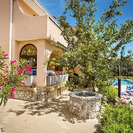 Apartmani Ana Juranic Jurandvor Exterior foto